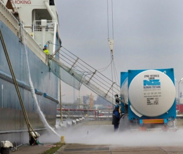 First-Sea-Going-Vessel-Bunkered-With-LNG-In-The-Port-Of-Amsterdam