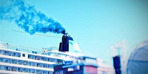 smoke-from-cruiseship-photo